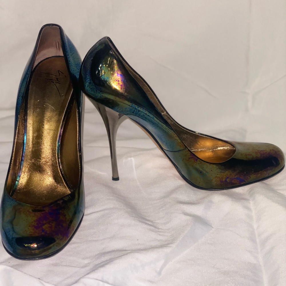 Beautiful chrome GIUSEPPE ZANOTTI stilettos Size 41. Worn in excellent condition